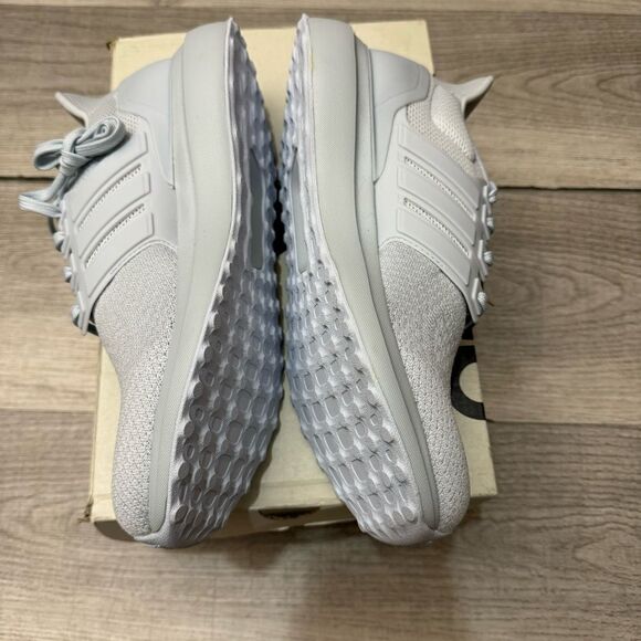 NEW WITH BOX Women’s Adidas UBOUNCE DNA size 8 - Picture 8 of 8